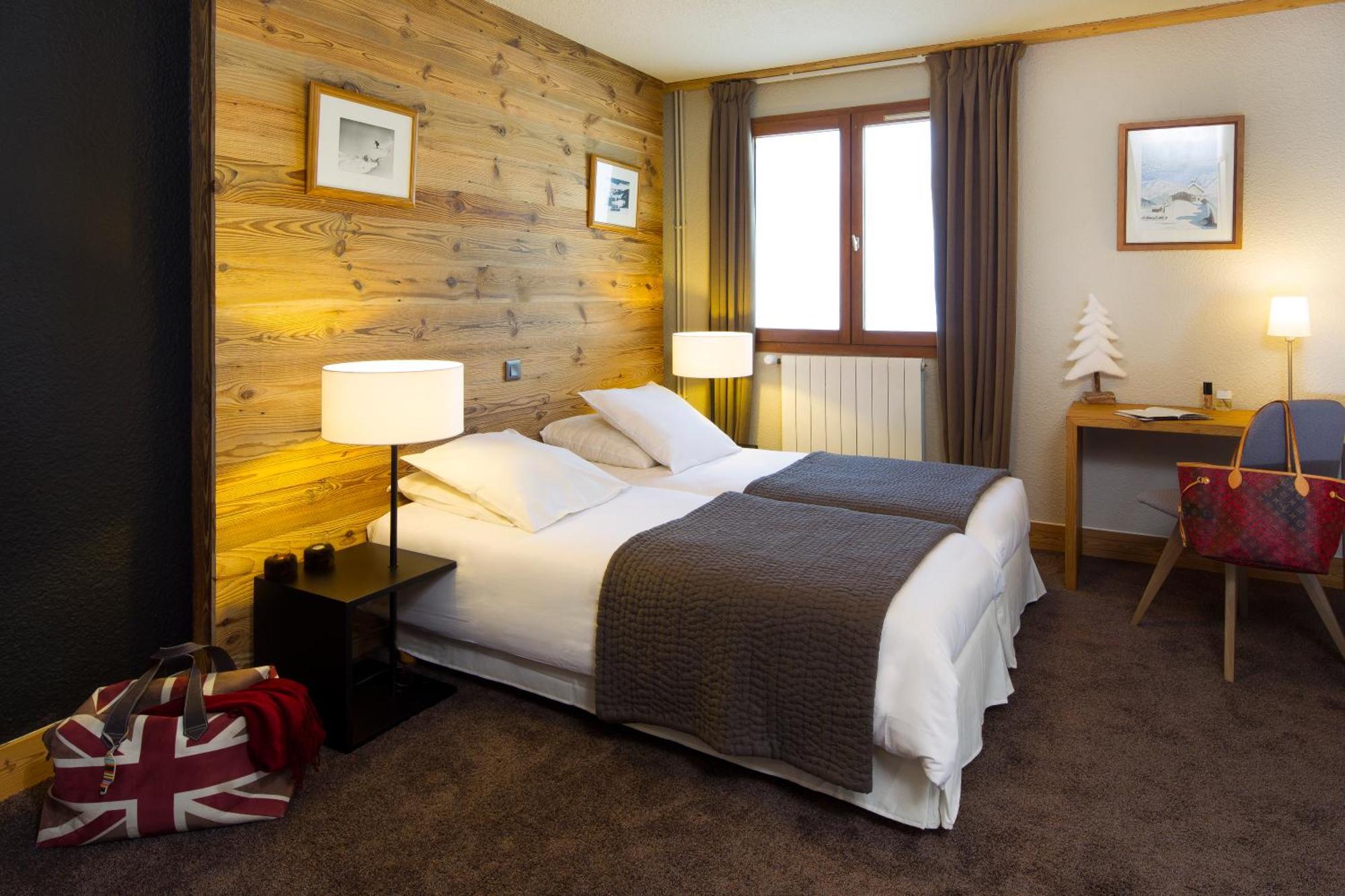 Hillary Hotel Les Menuires Экстерьер фото